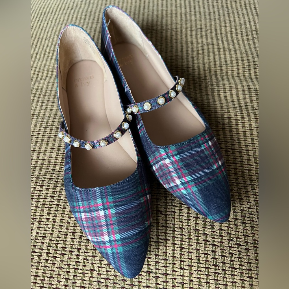 Plaid flats!